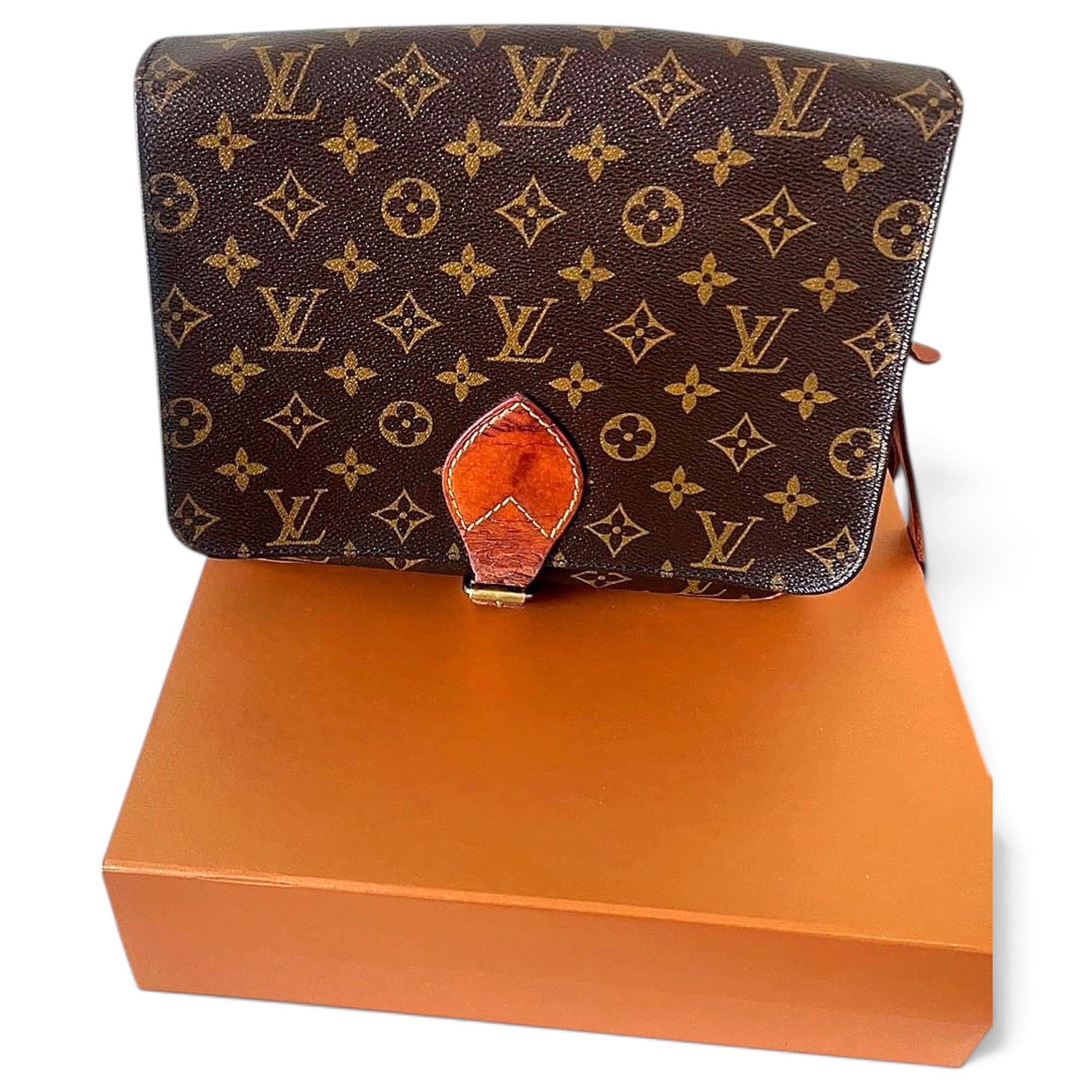 Saint Cloud vintage leather crossbody bag