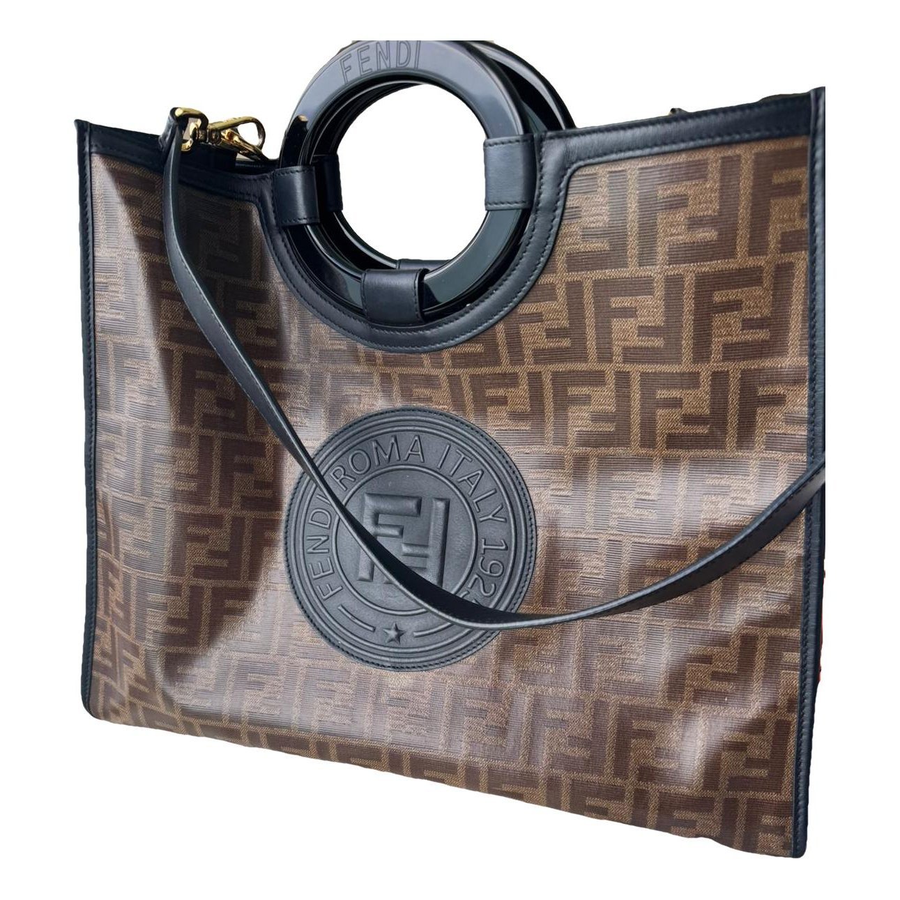 Runaway Shopping leather tote