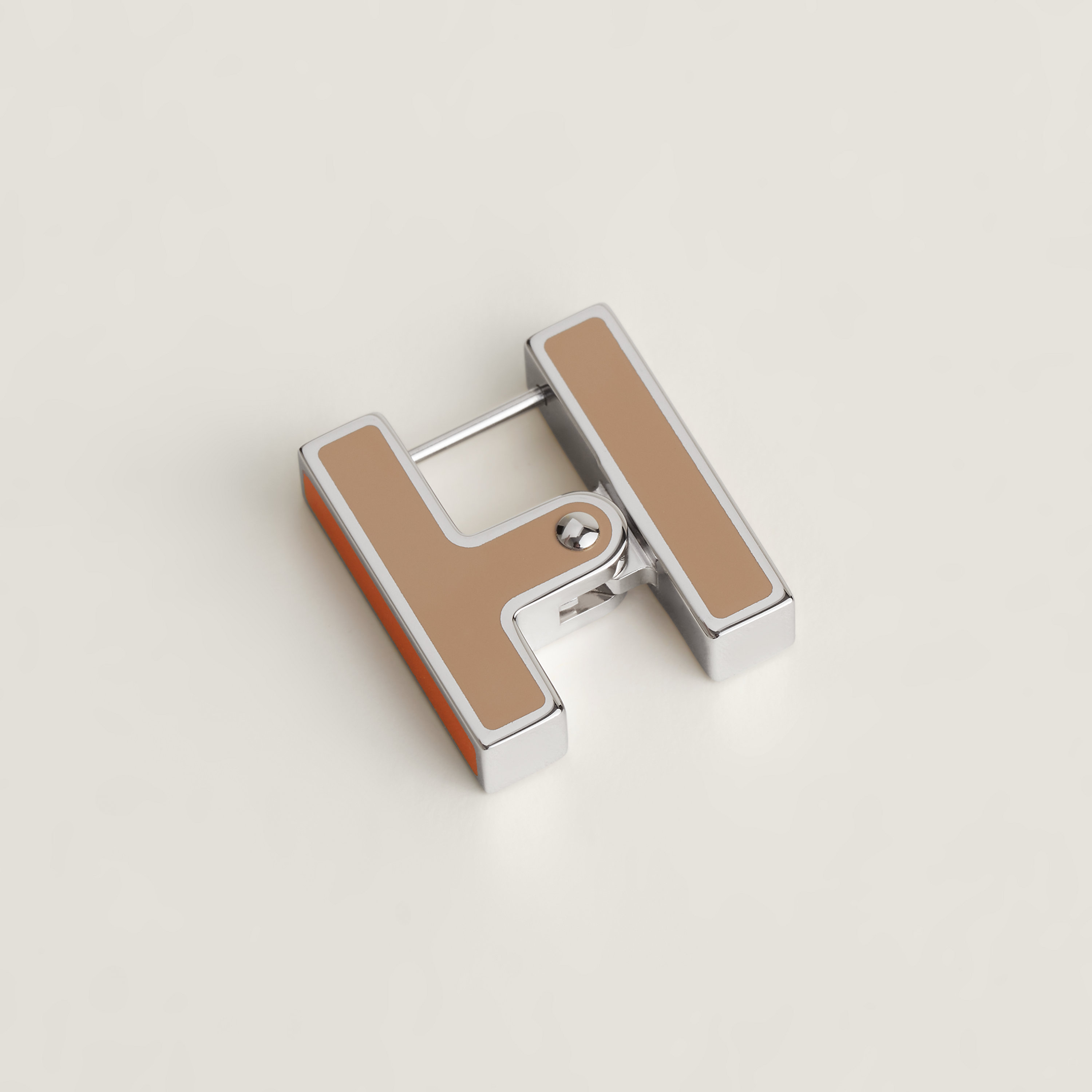 Hermès Habascule single earring Noir/blanc Ivoire | BagUSeek