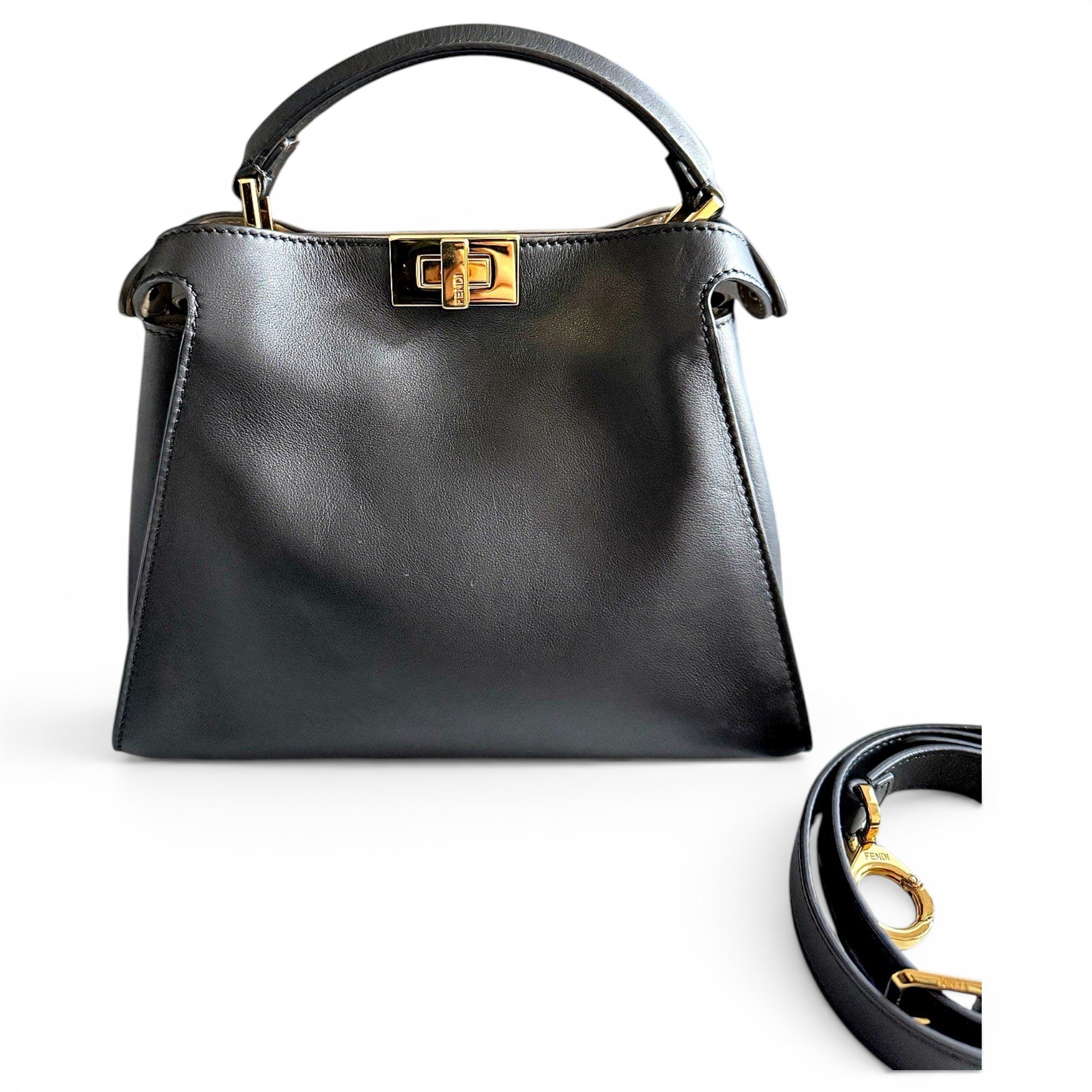 Peekaboo Essentially leather handbag