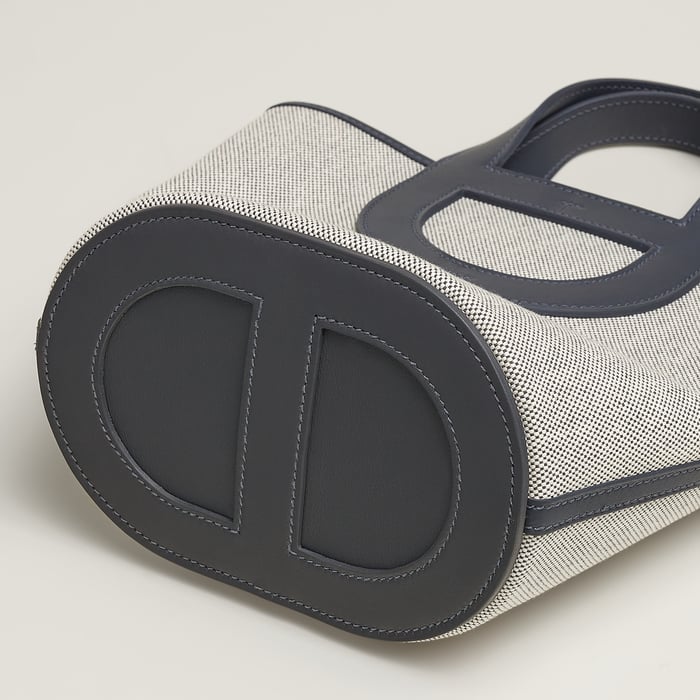 Hermès In-the-loop 18 백
