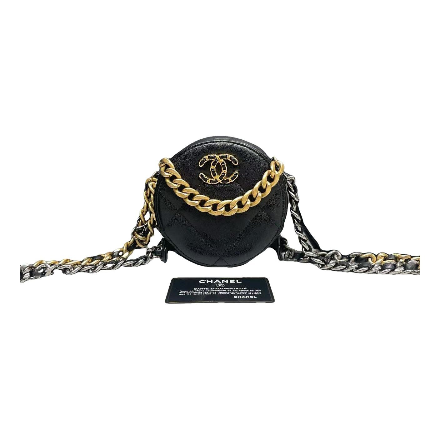 Chanel 19 leather handbag