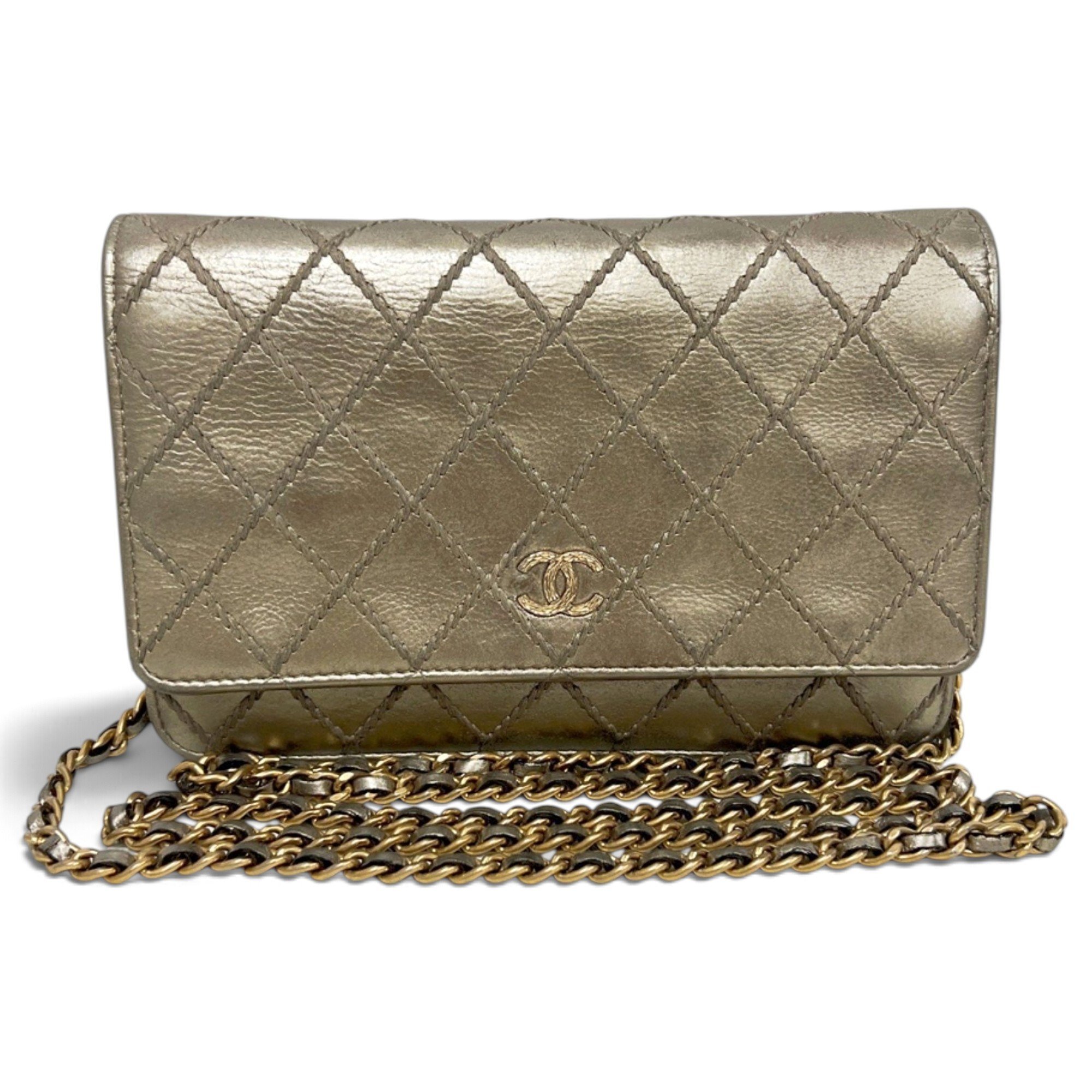 Wallet On Chain Timeless/Classique leather crossbody bag