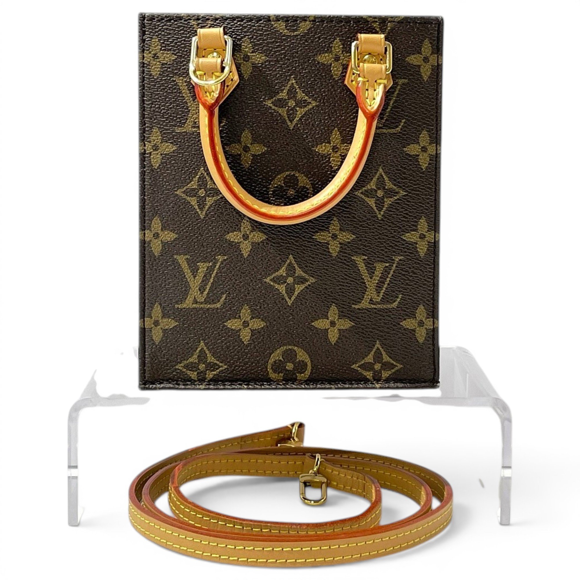 Plat leather handbag
