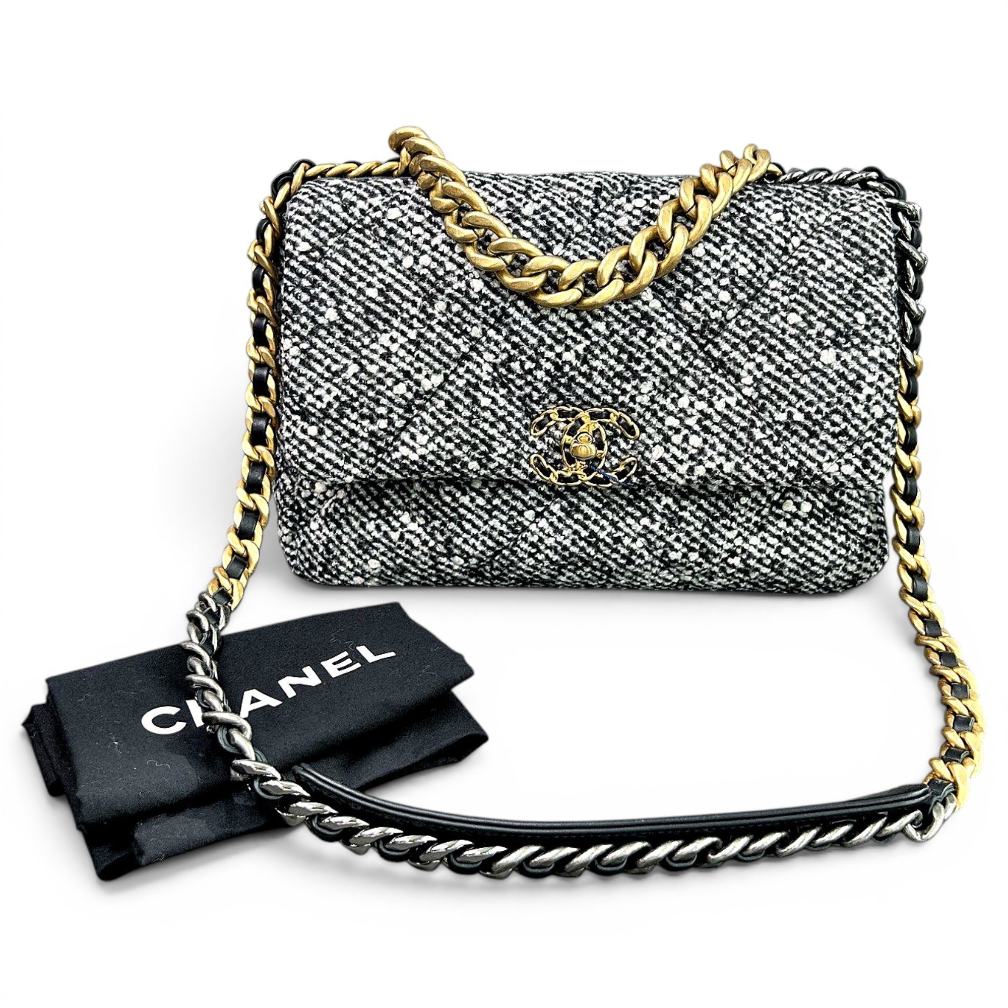 Chanel 19 cloth handbag
