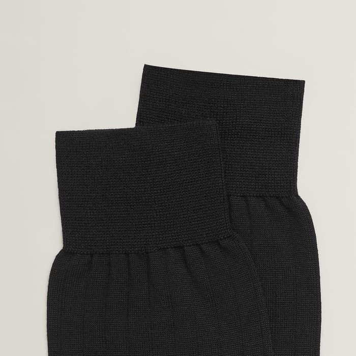 Noir "H" Embroidery Socks