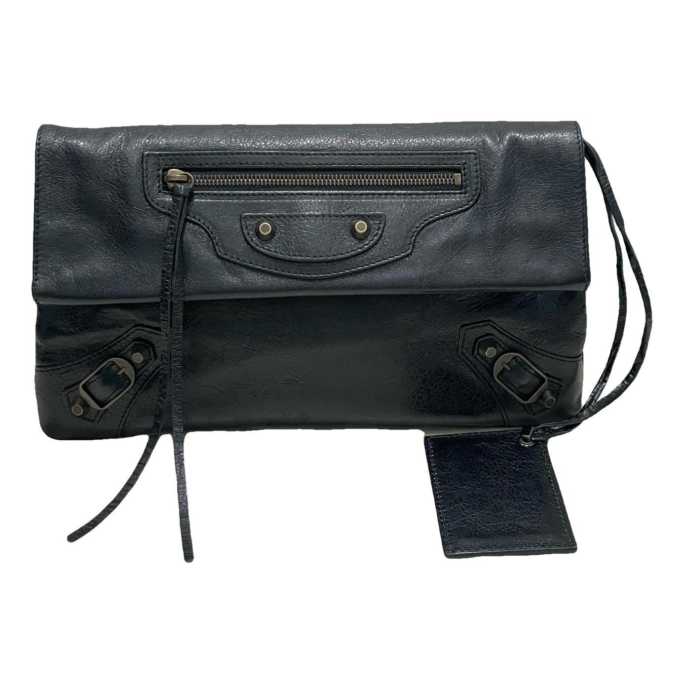 Envelop leather clutch bag
