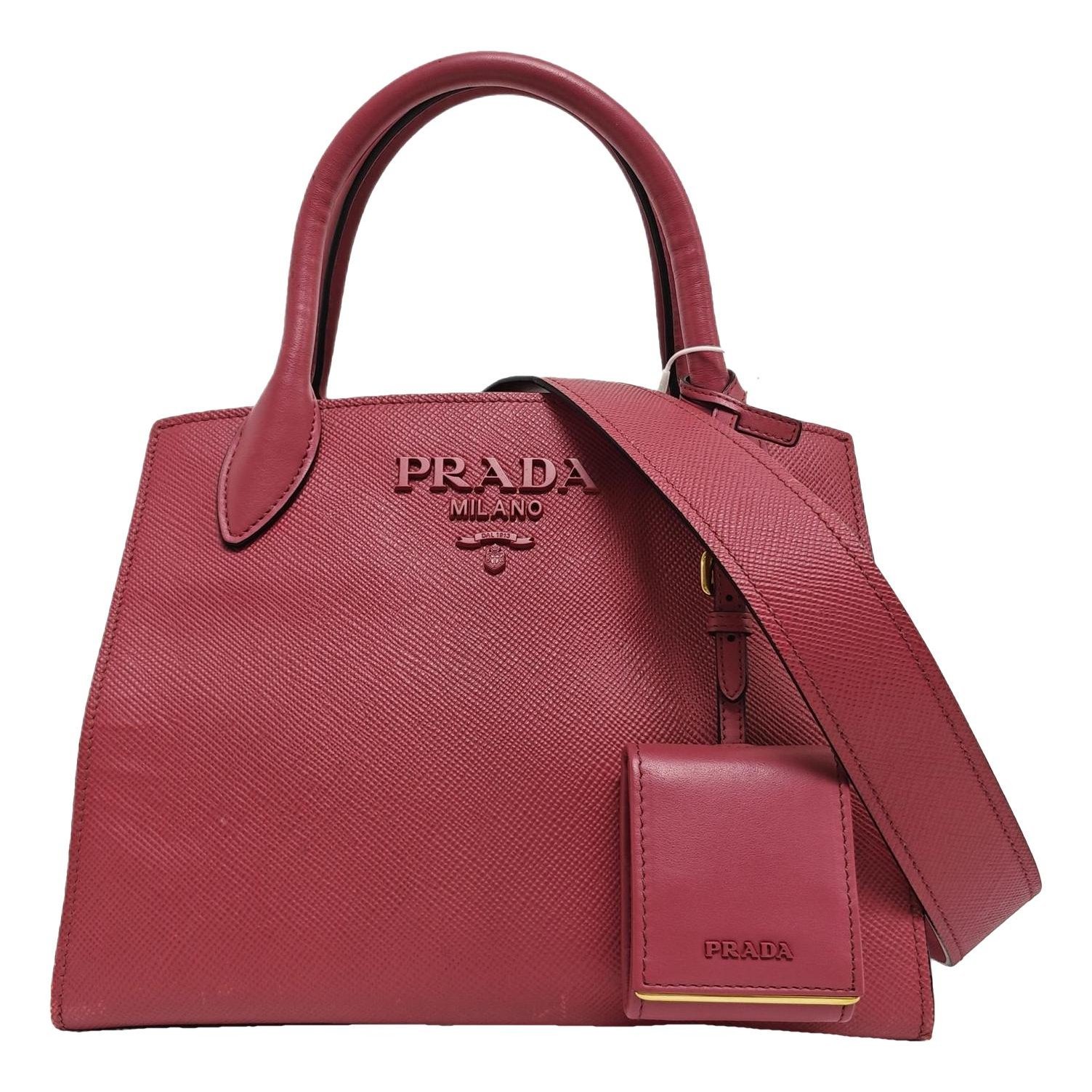 Monochrome leather handbag