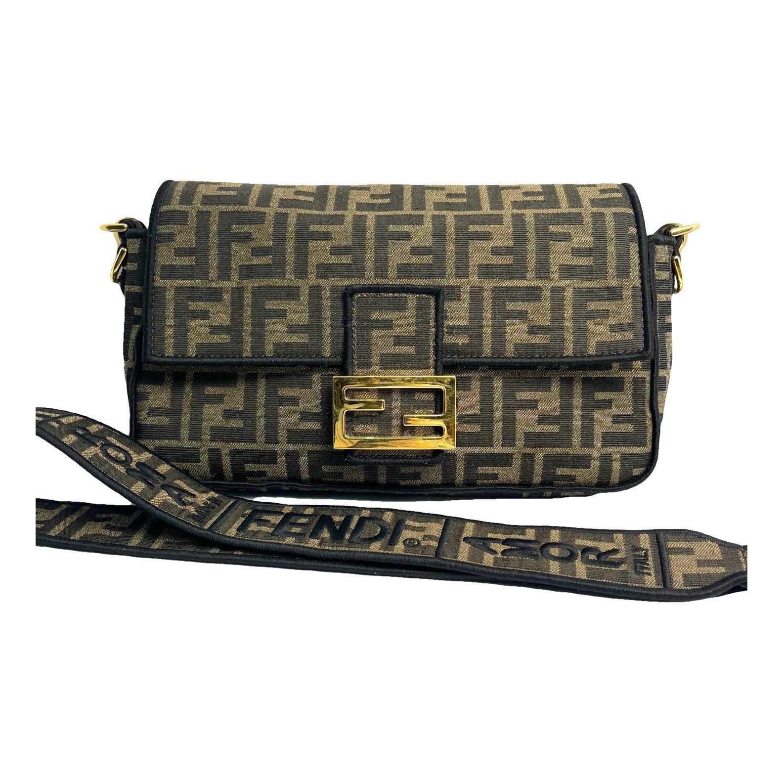 Baguette cloth handbag