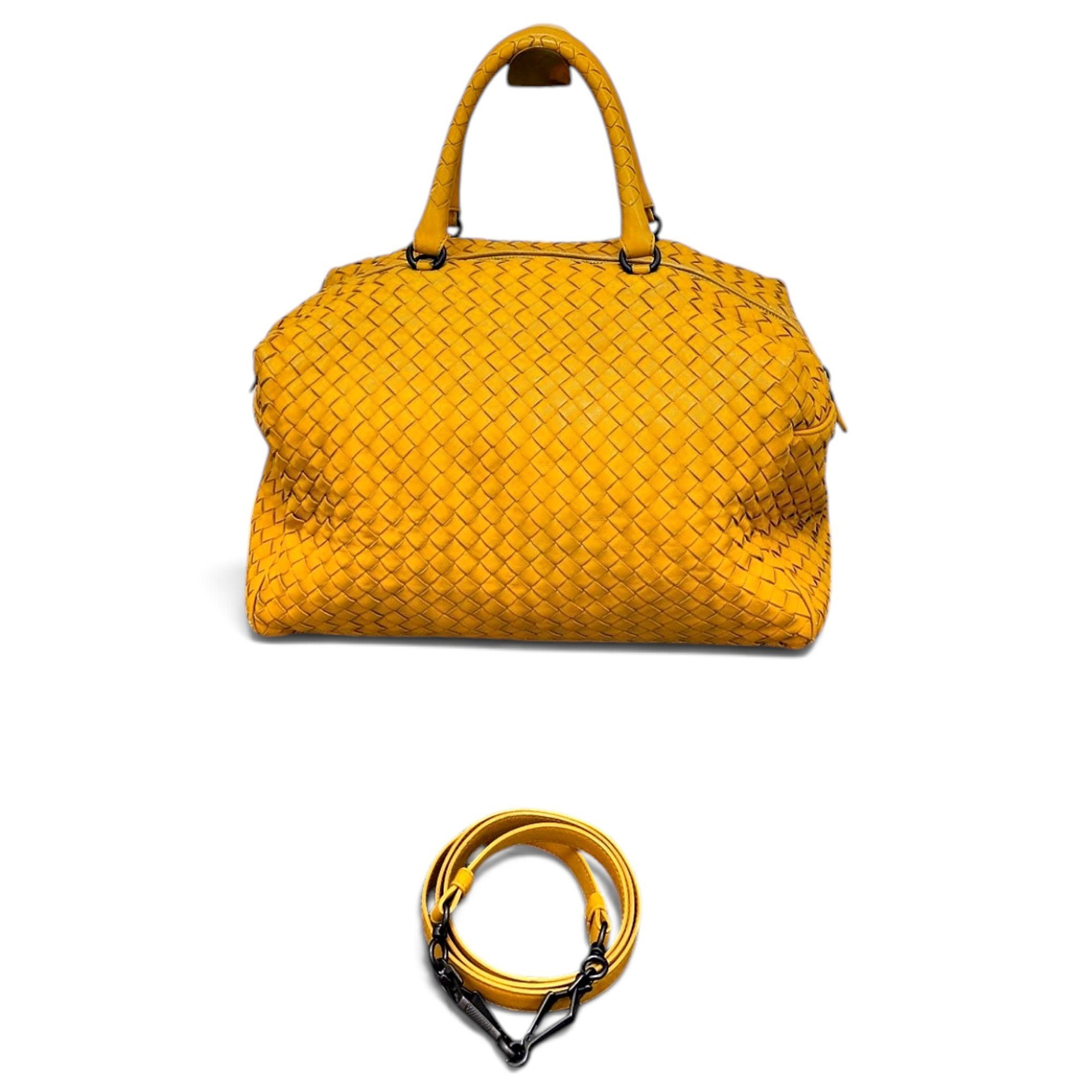 Leather travel bag
