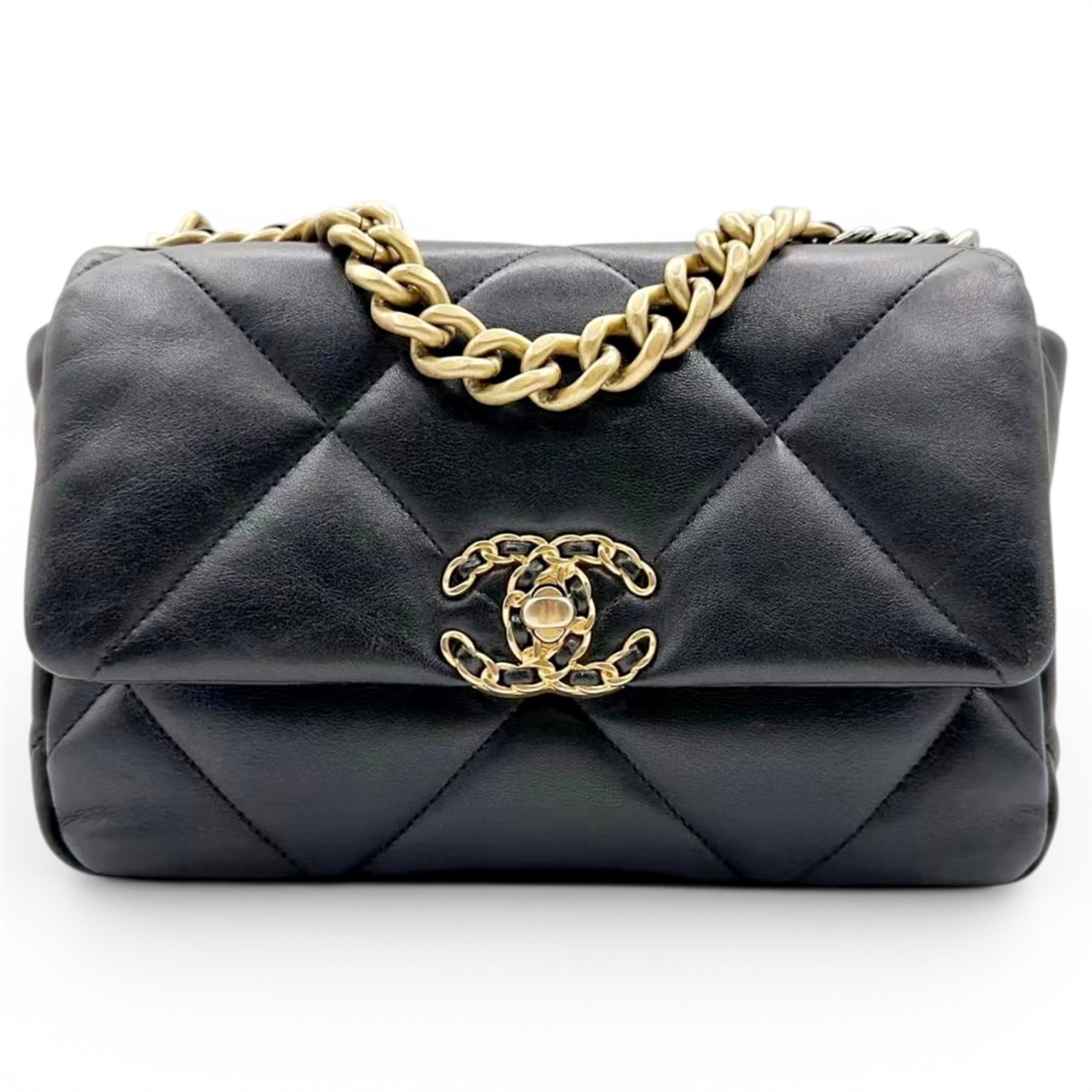Chanel 19 leather handbag