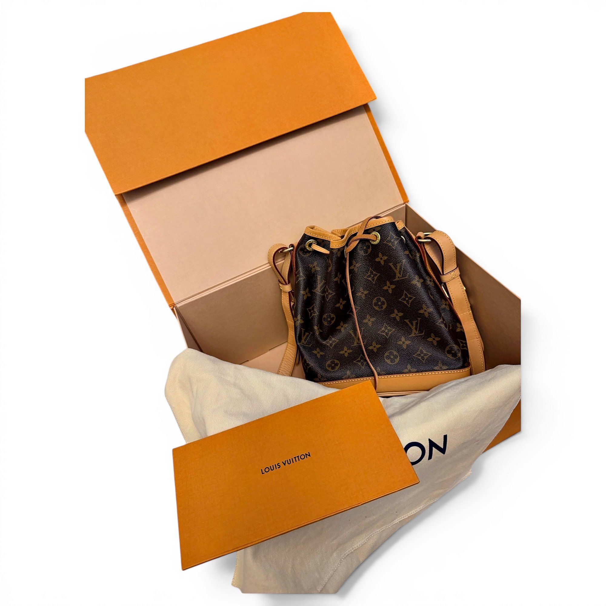 Noé leather handbag