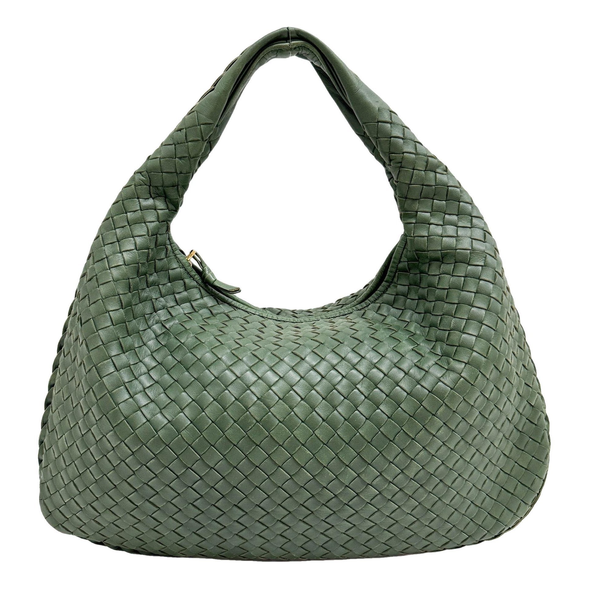 Veneta leather handbag
