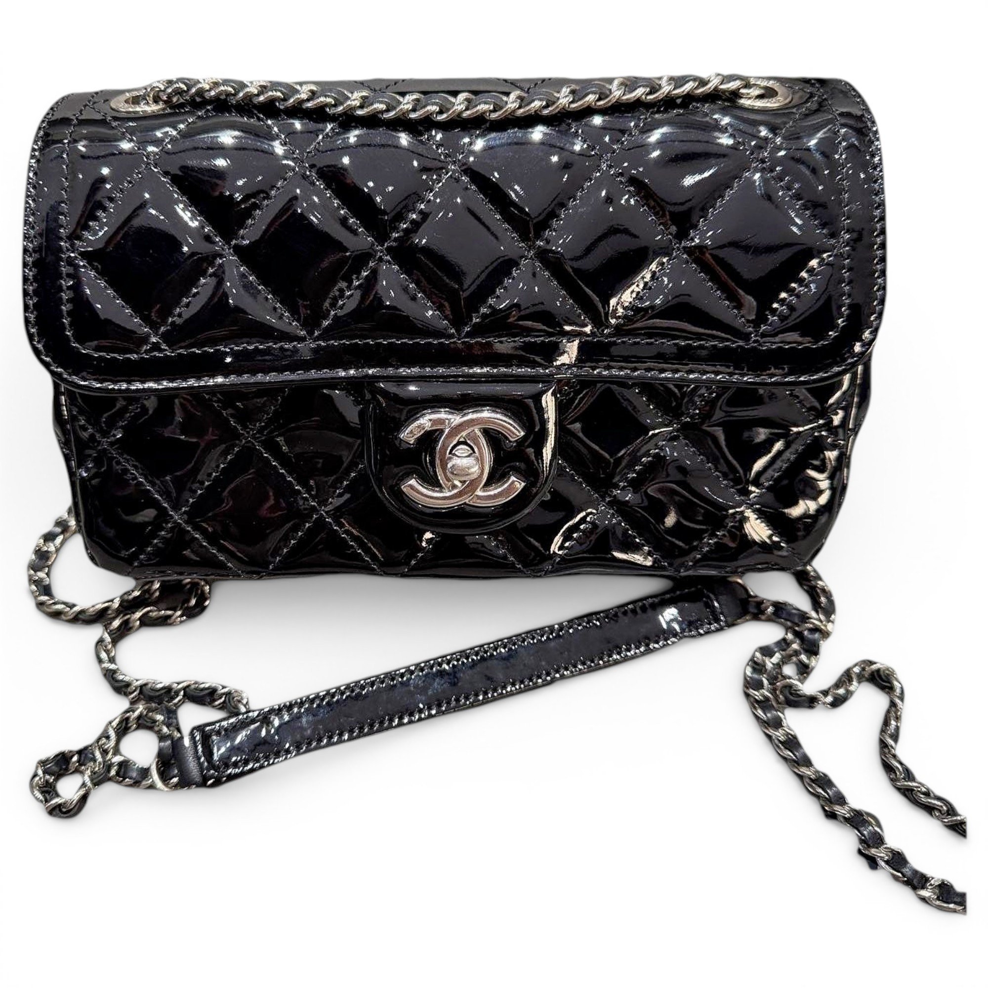 Trendy CC Flap patent leather handbag