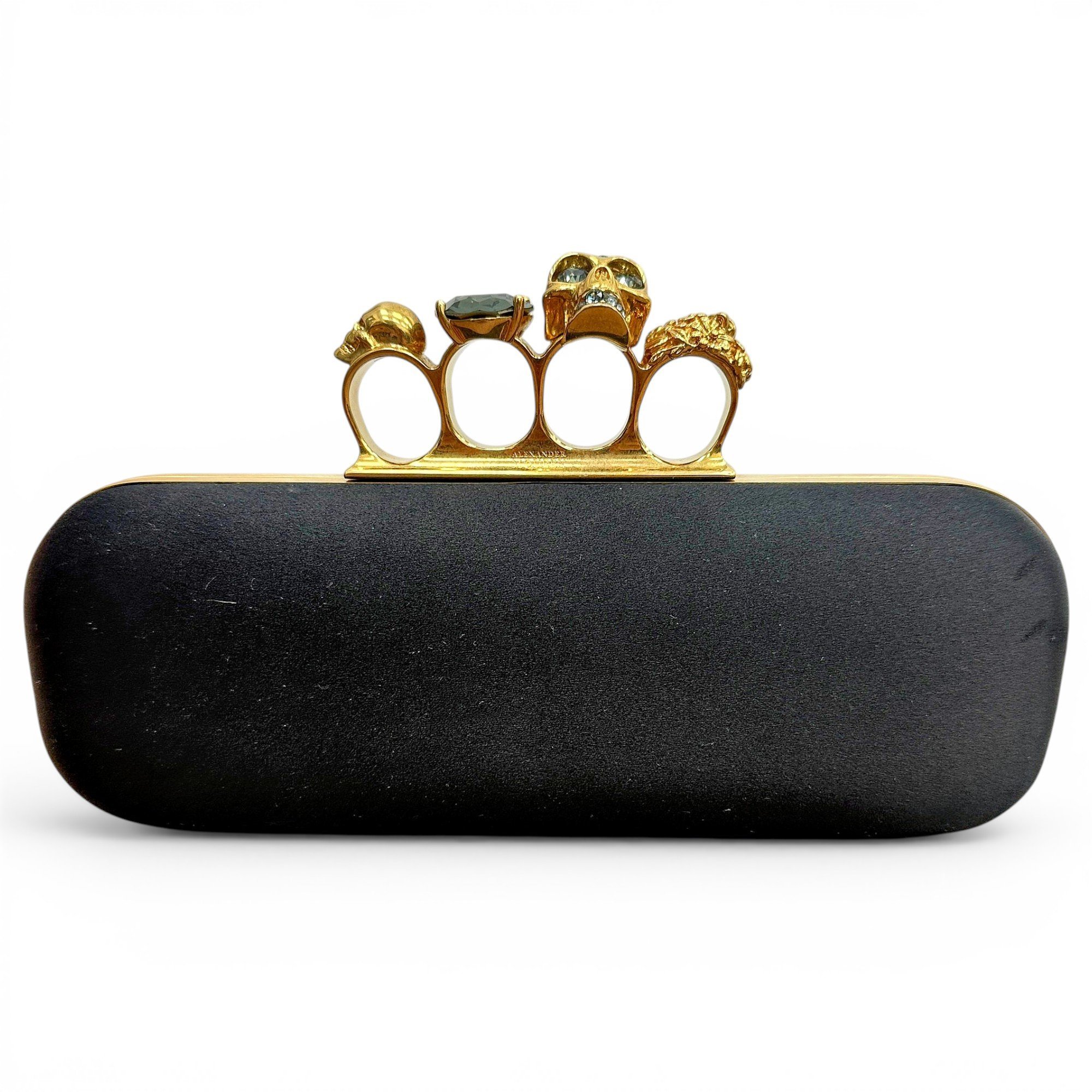 Knuckle cloth clutch bag