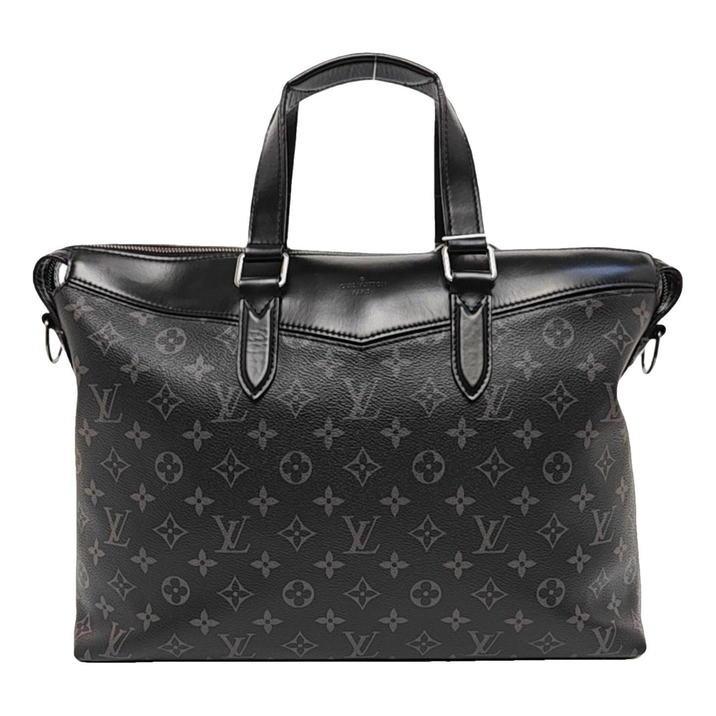 Explorer plissé leather handbag