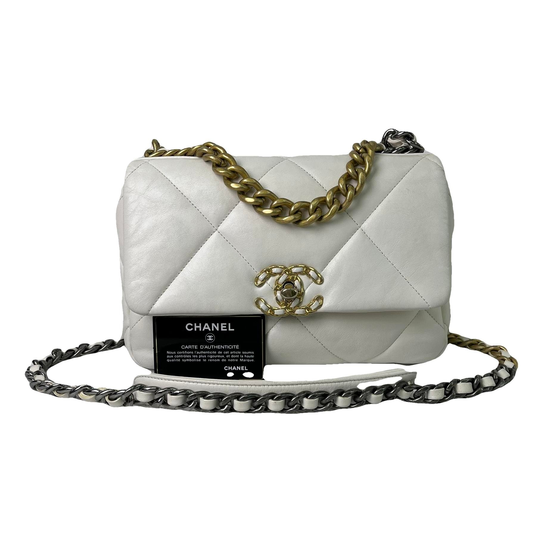 Chanel 19 leather handbag