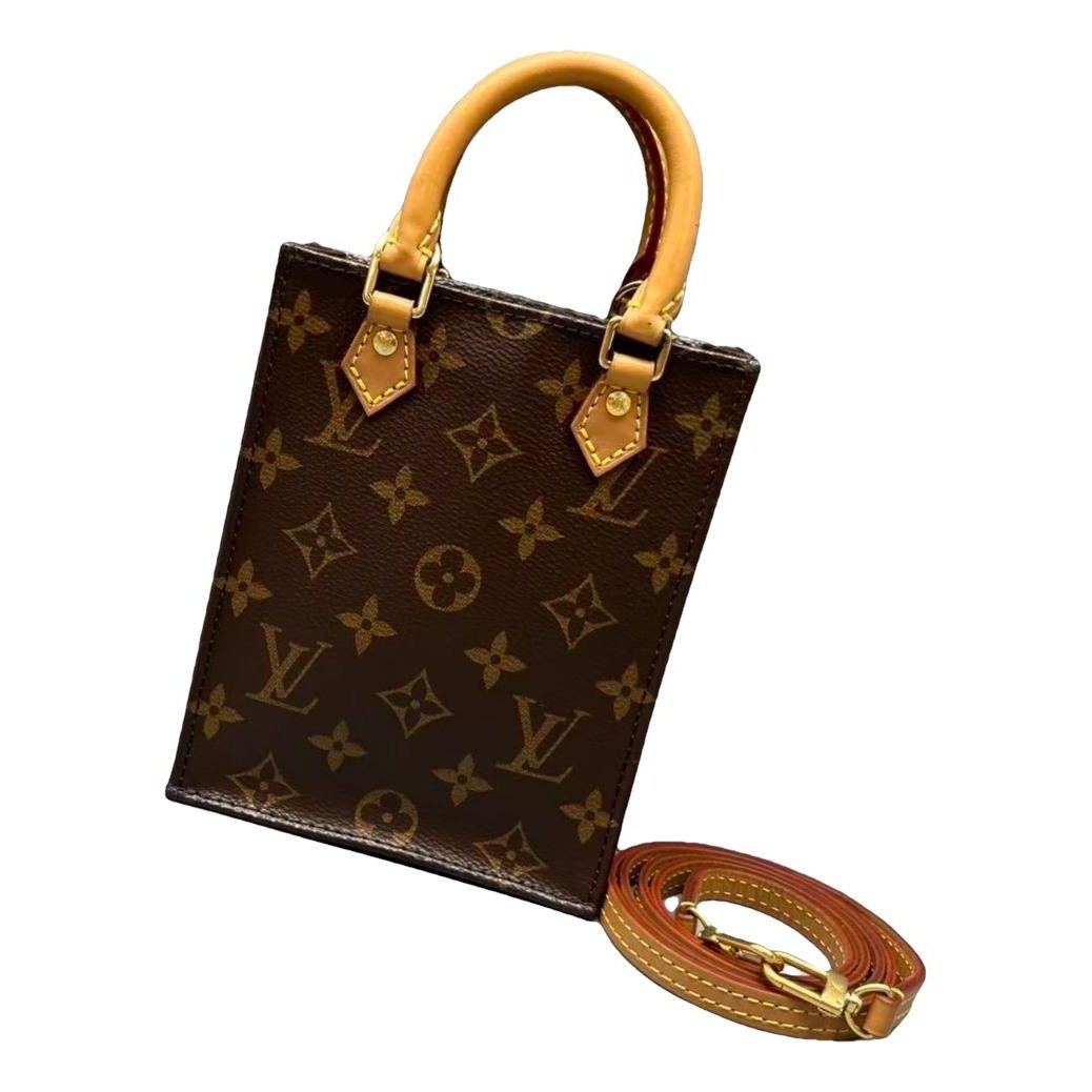 Plat leather handbag
