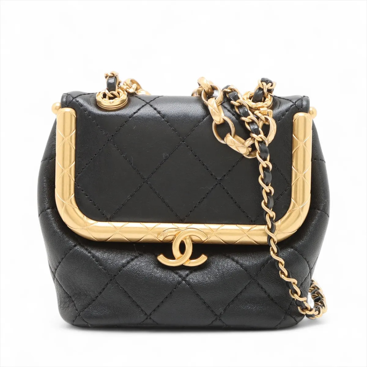 Chanel Matelasse Lambskin Chain Shoulder Bag Black Gold Metal Fittings 30 AS1885