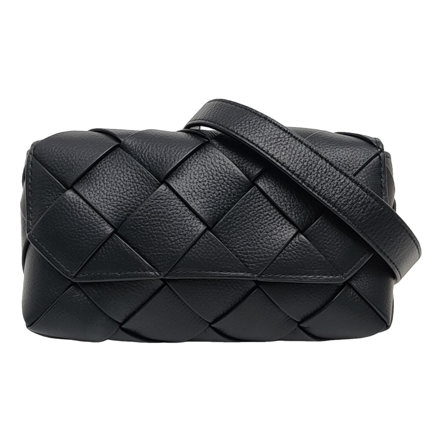Veneta leather handbag