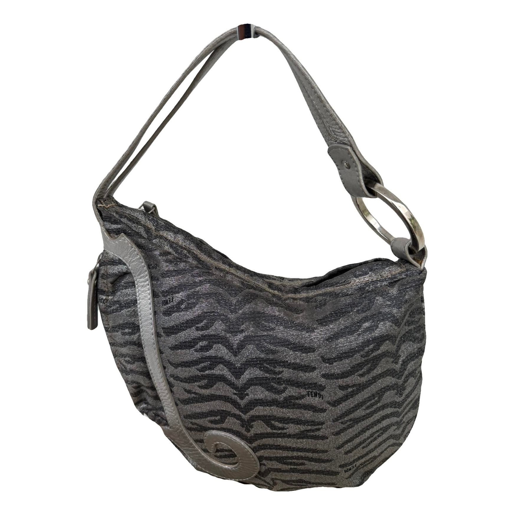 Oyster cloth handbag