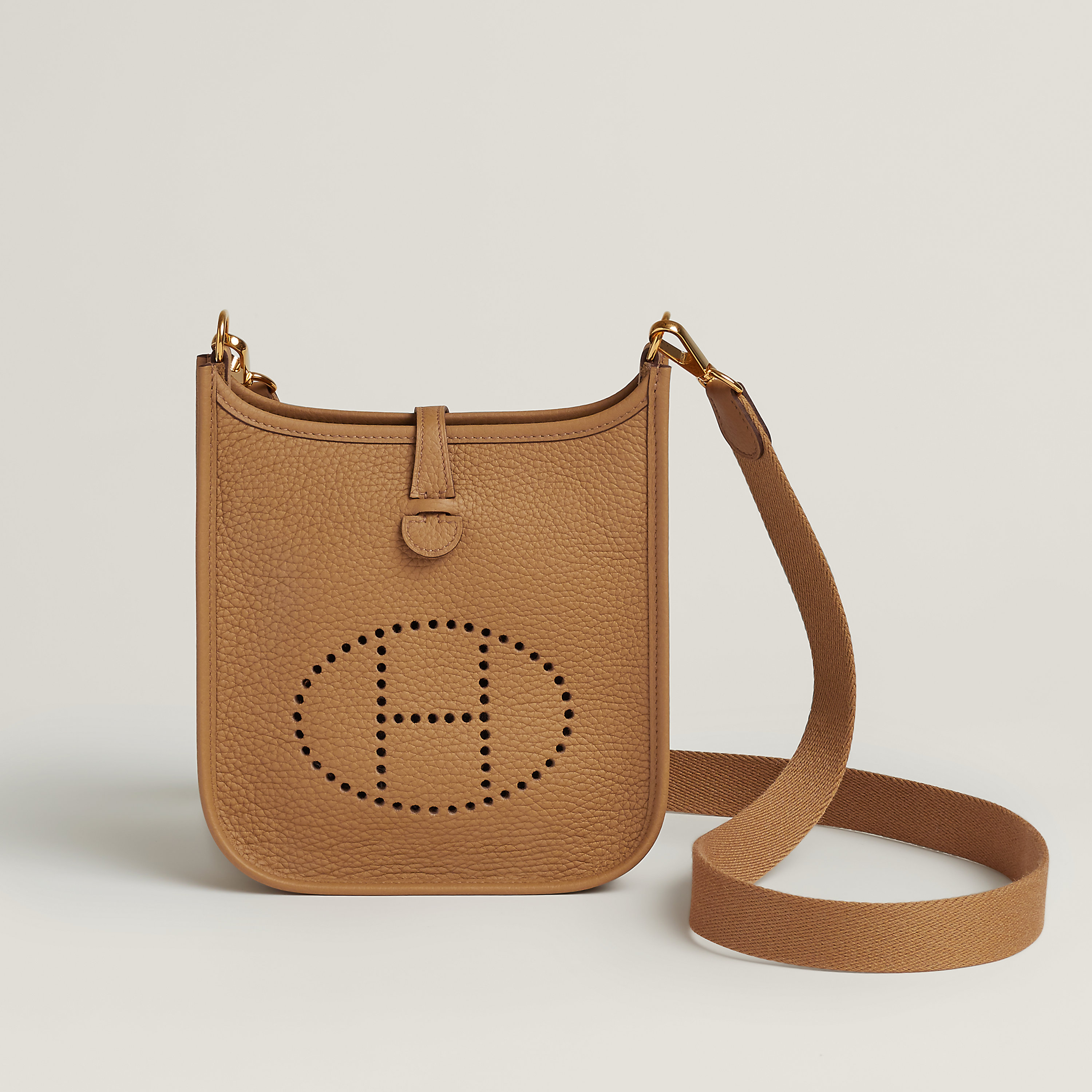 Evelyne 16 Amazone bag in Biscuit