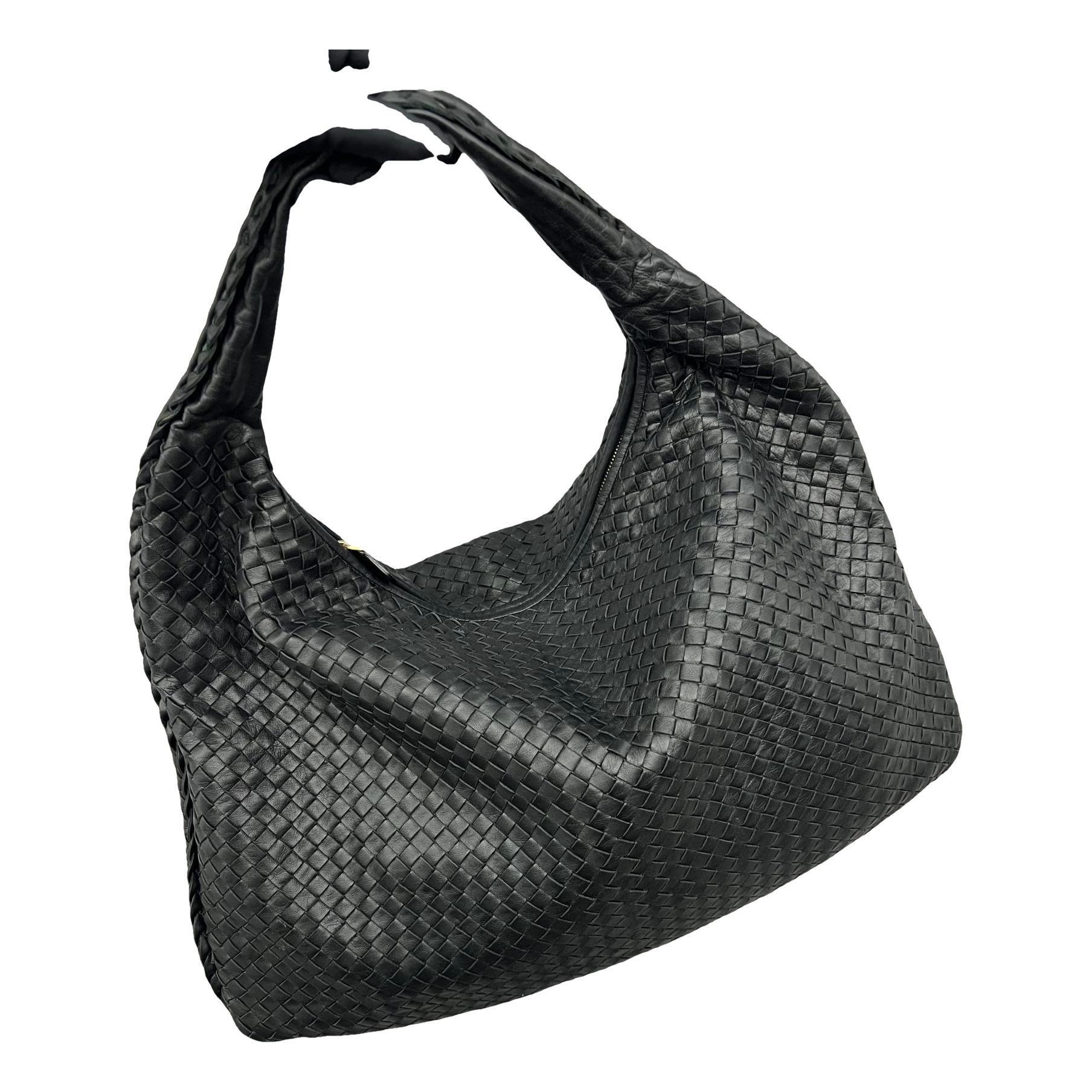 Veneta leather handbag