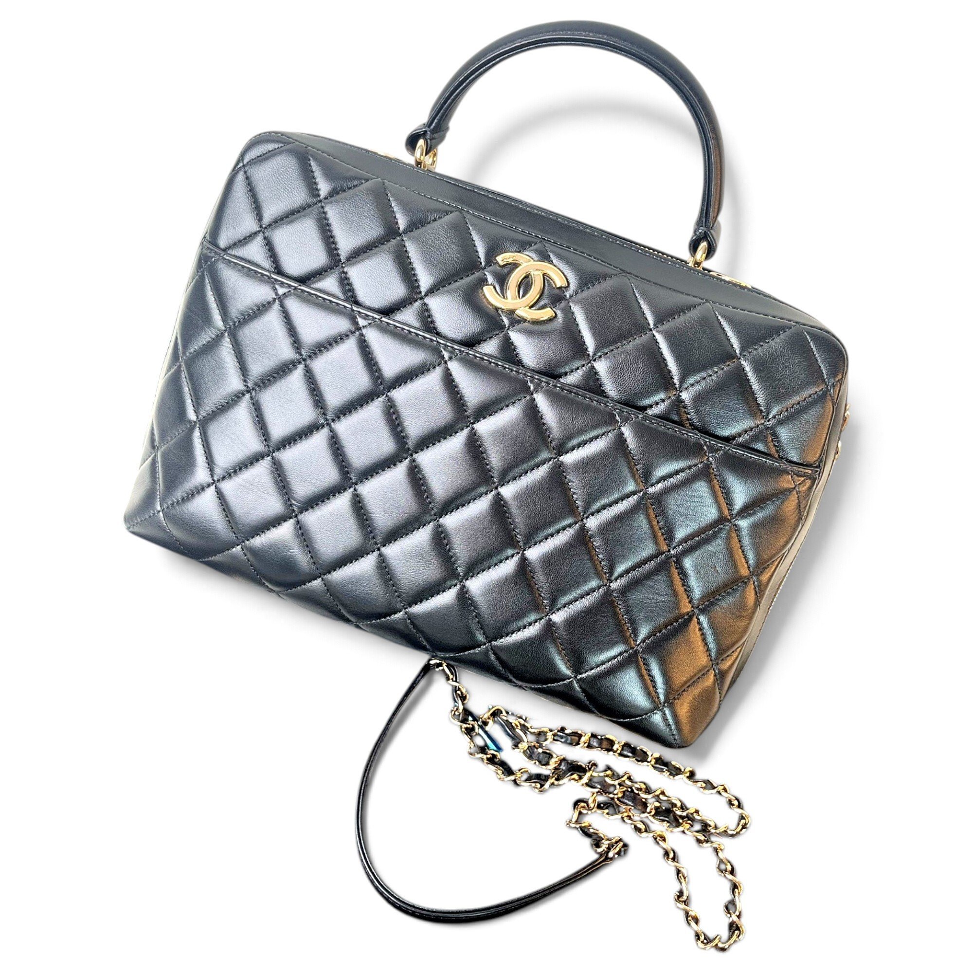 Trendy CC Bowler leather handbag
