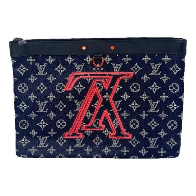 Leather clutch bag