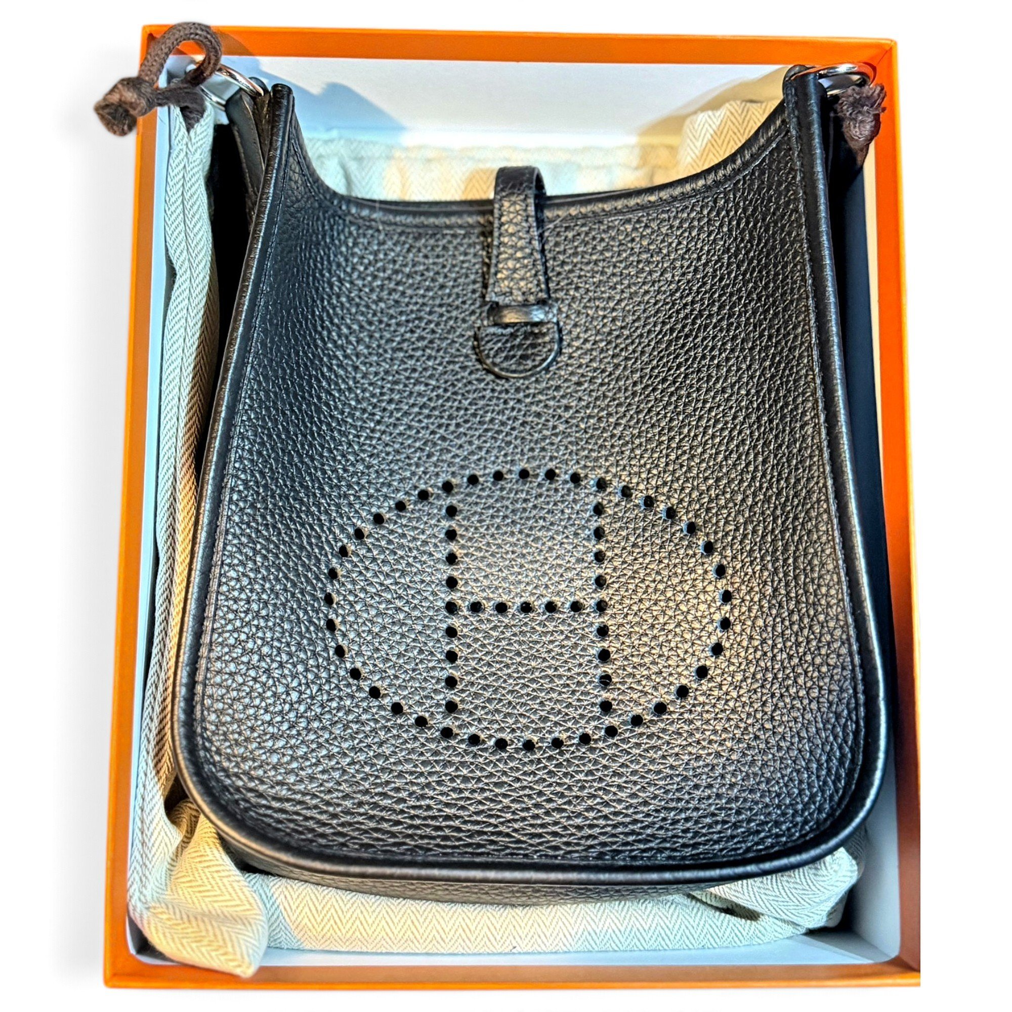 Evelyne leather crossbody bag