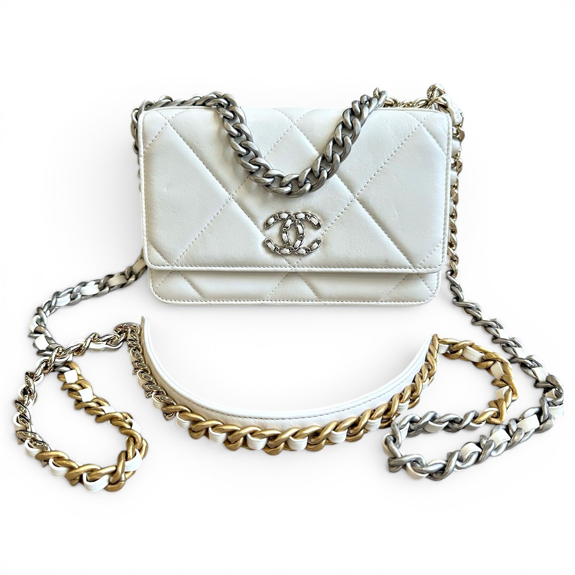 Wallet On Chain Chanel 19 leather handbag