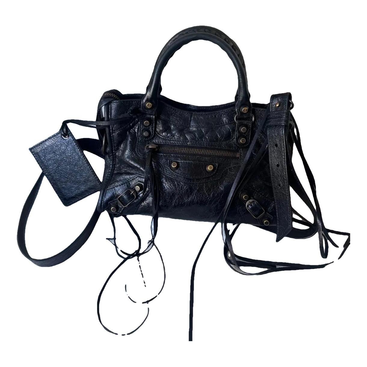 City leather crossbody bag