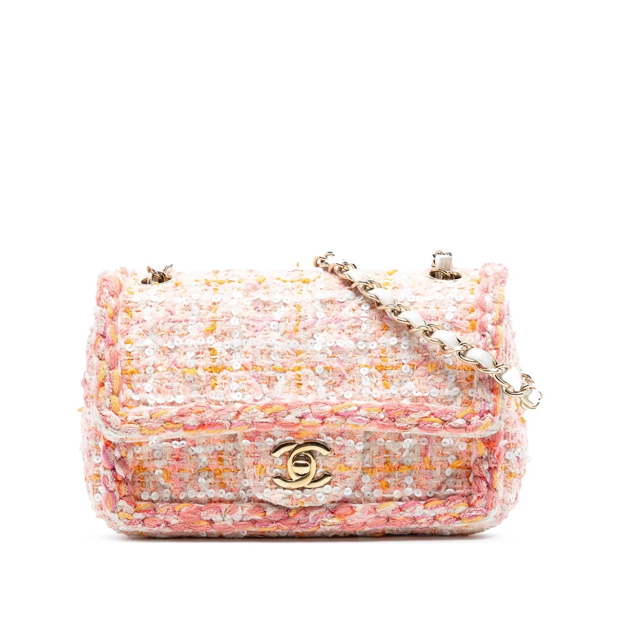 Chanel Timeless/Classique cloth crossbody bag