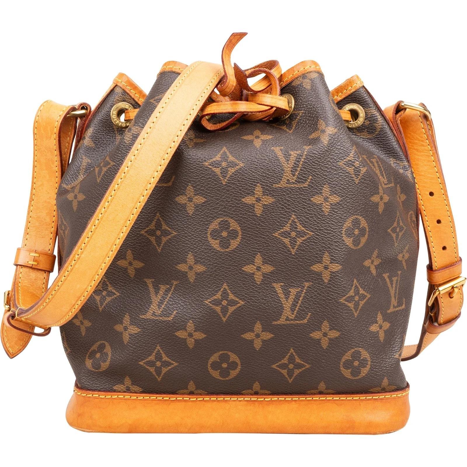 Noé leather crossbody bag