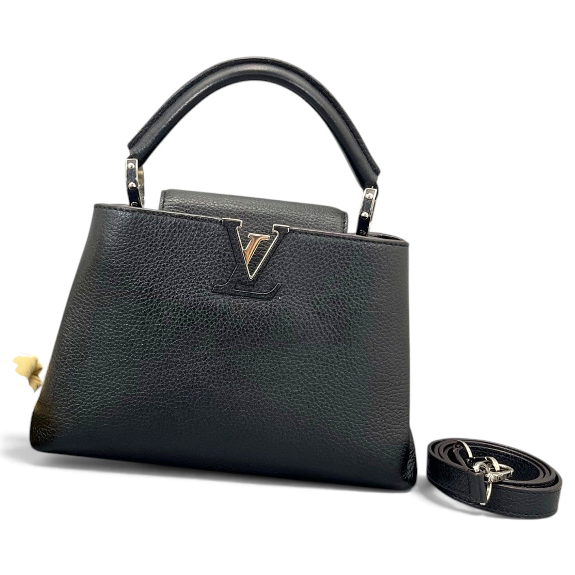 Capucines leather handbag