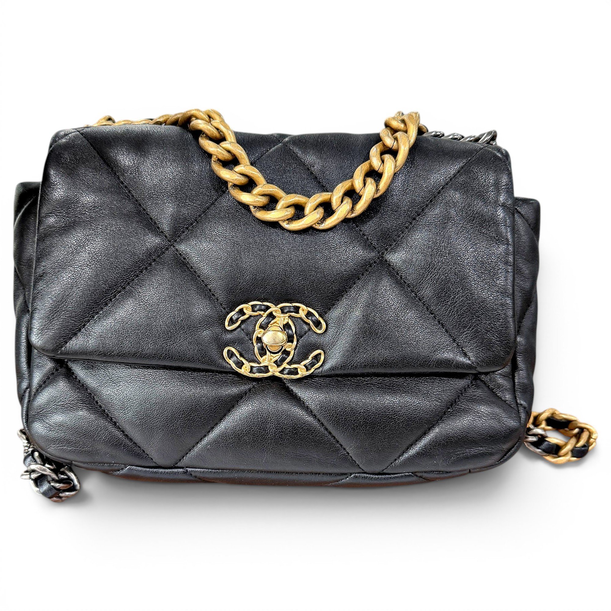 Chanel 19 leather handbag