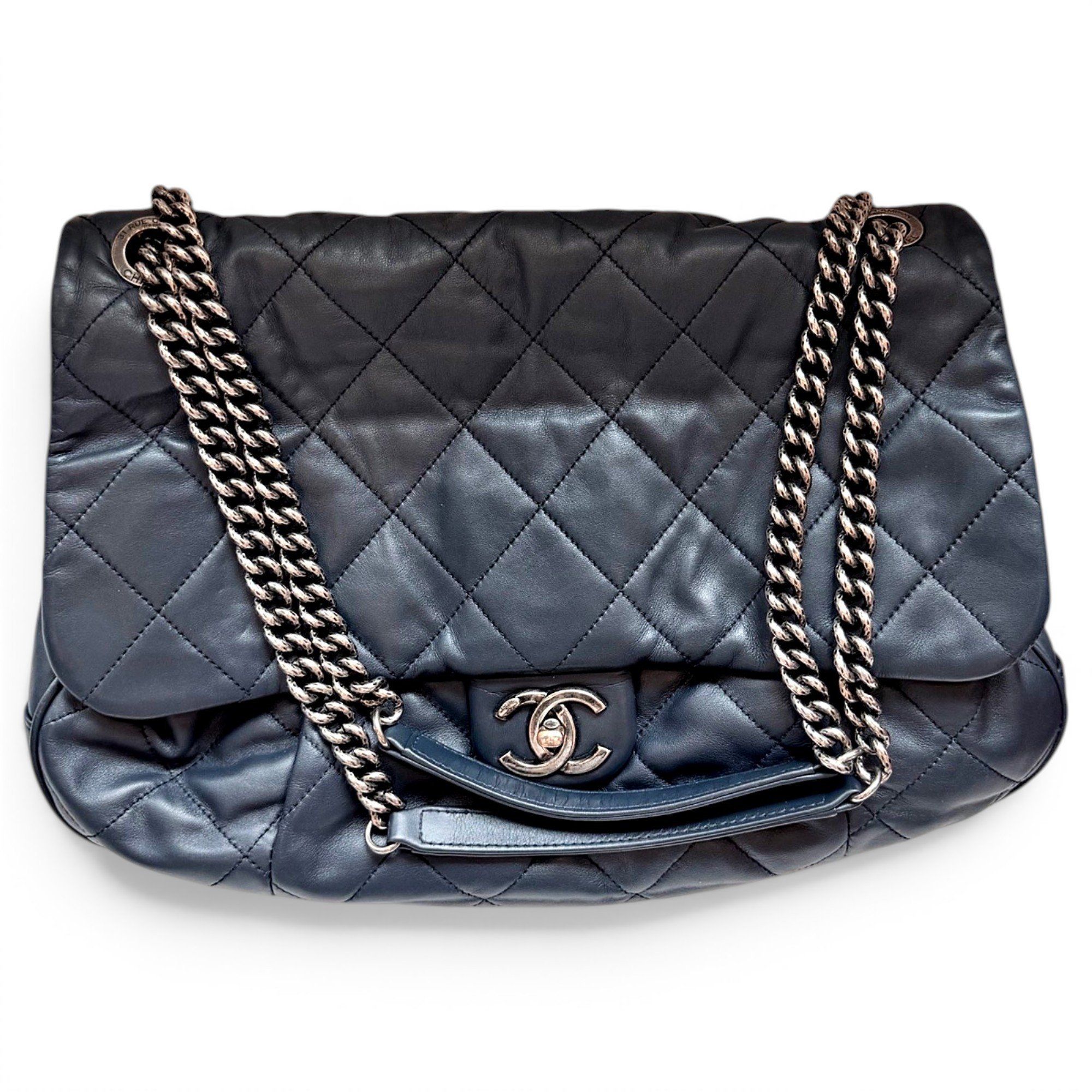 Timeless/Classique leather crossbody bag