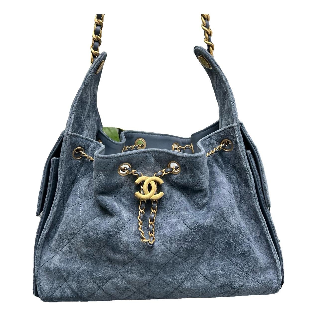 Chanel 25 leather handbag