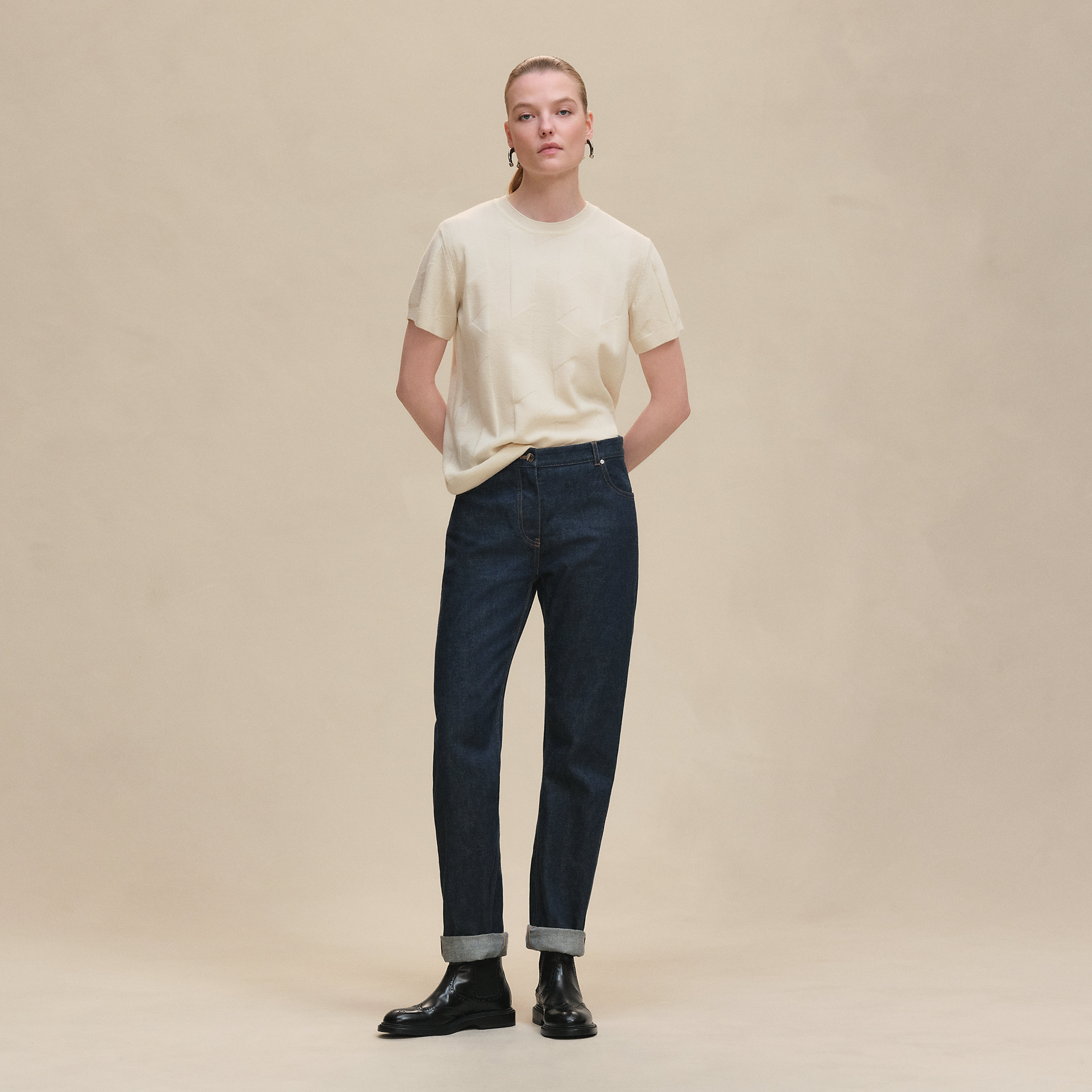 "H" short-sleeve sweater