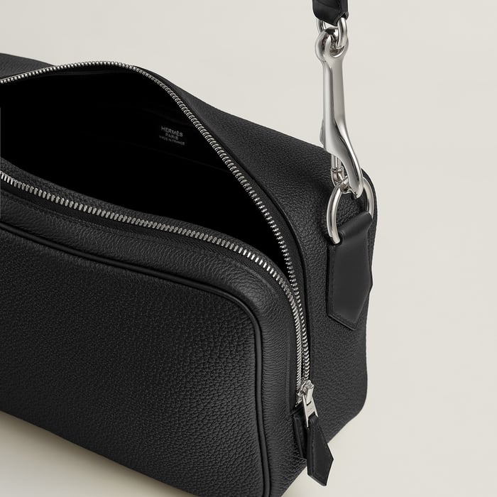 Noir On-body Mousqueton Bag