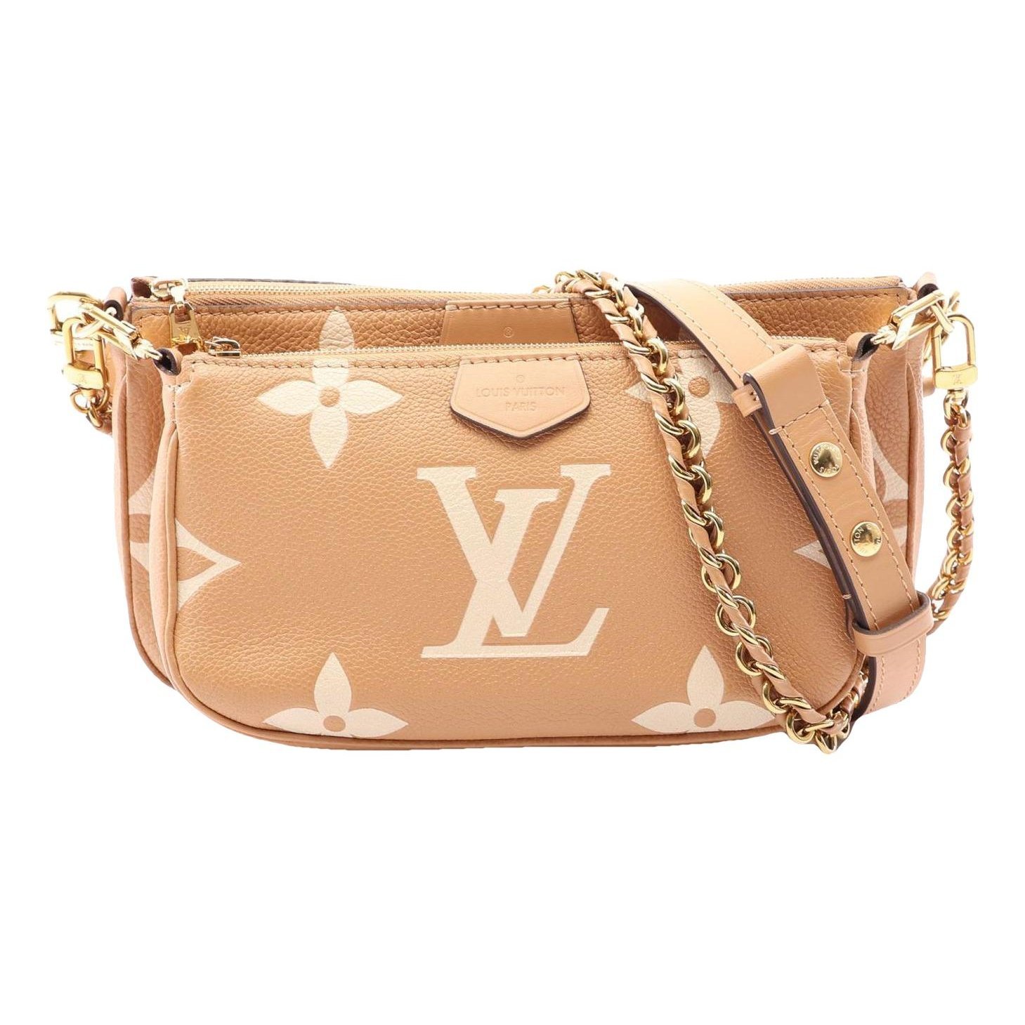 Pochette Trunk leather handbag