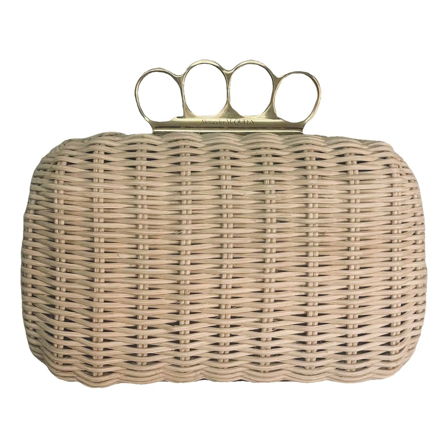 Knuckle clutch bag