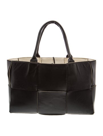 Bottega Veneta Intrecciato Arco Medium