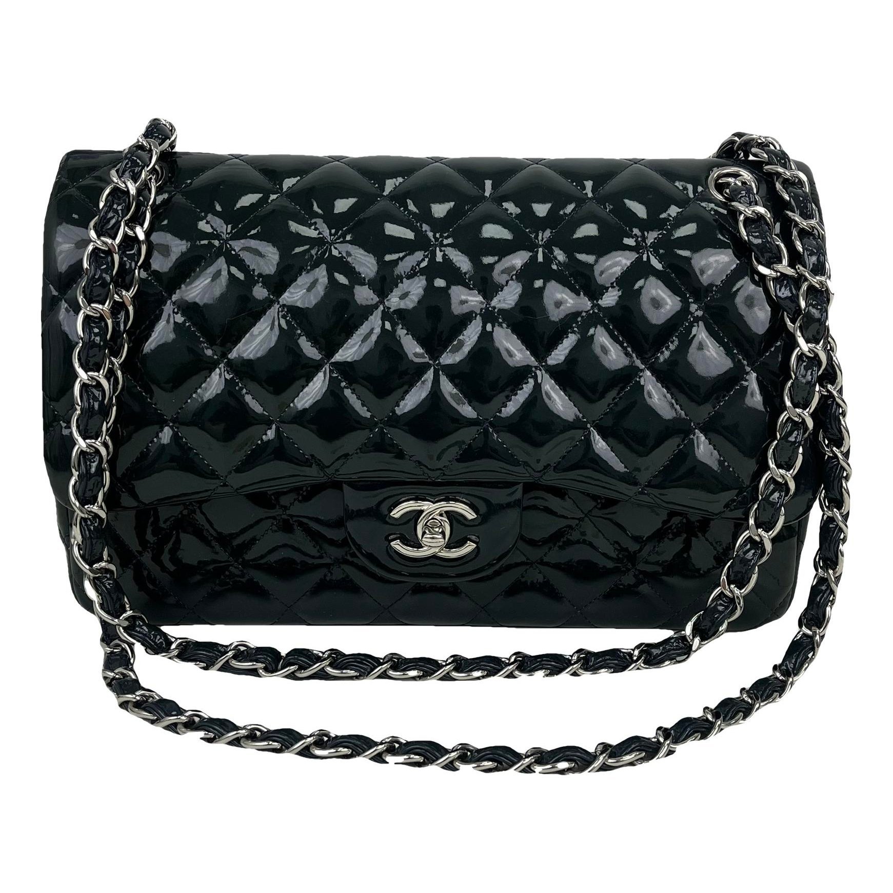Timeless/Classique patent leather handbag