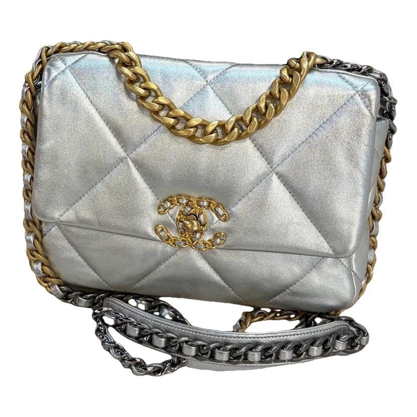 Chanel 19 leather handbag