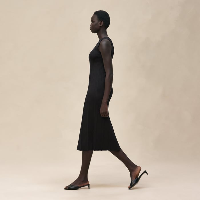 Noir Long Sleeveless Dress