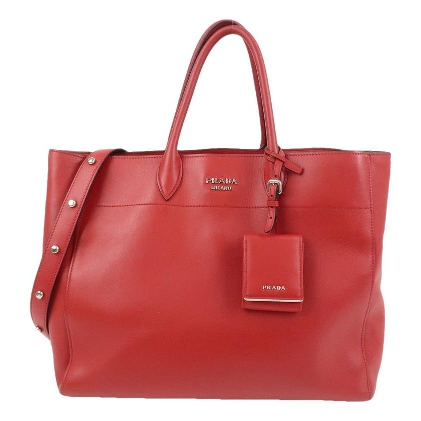 Leather tote