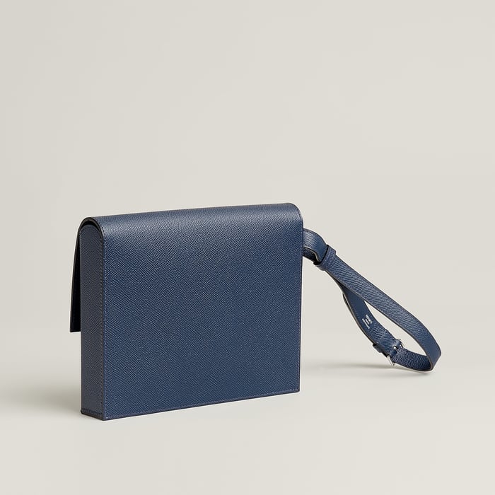 Navy Tout En Carre Pouch