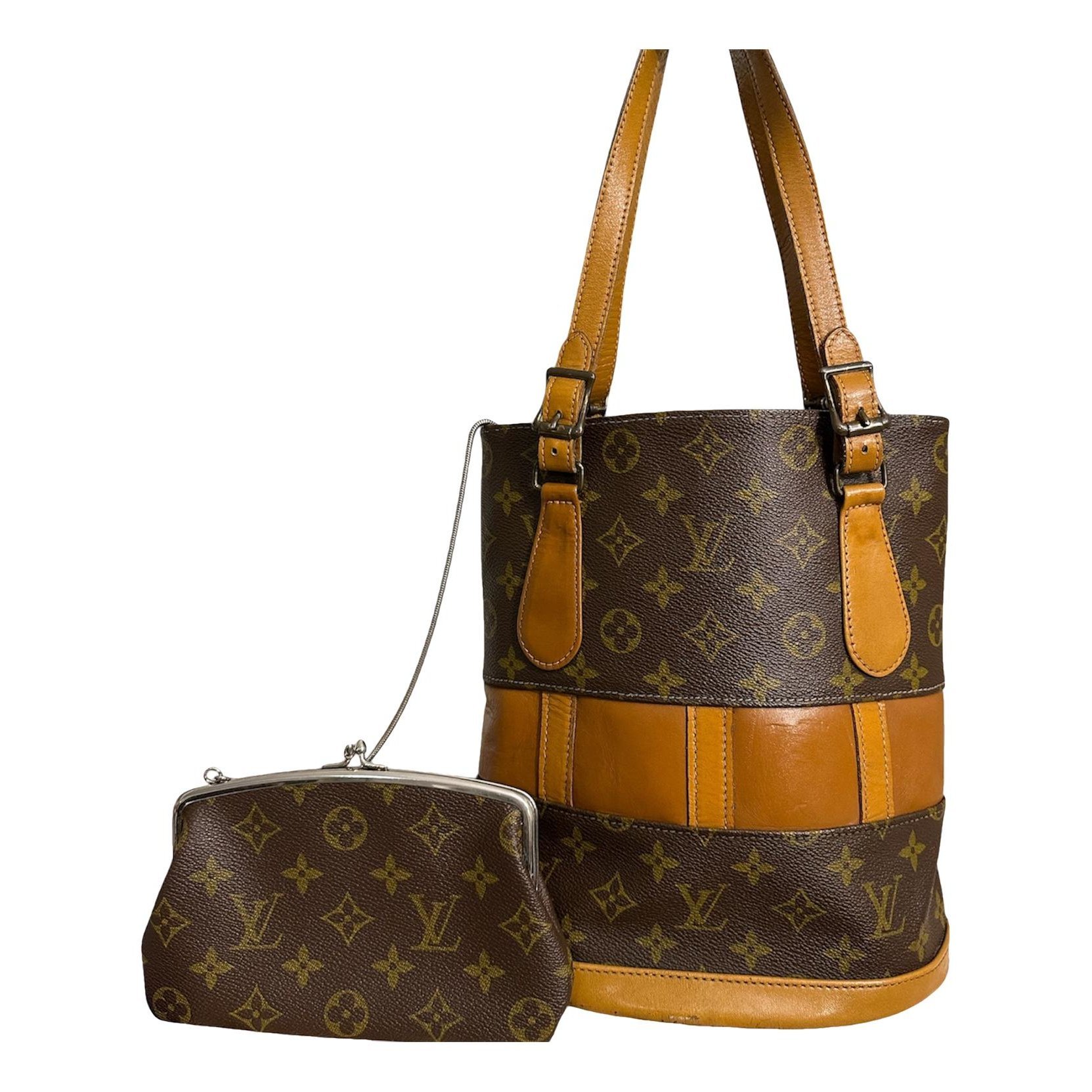 Bucket leather handbag