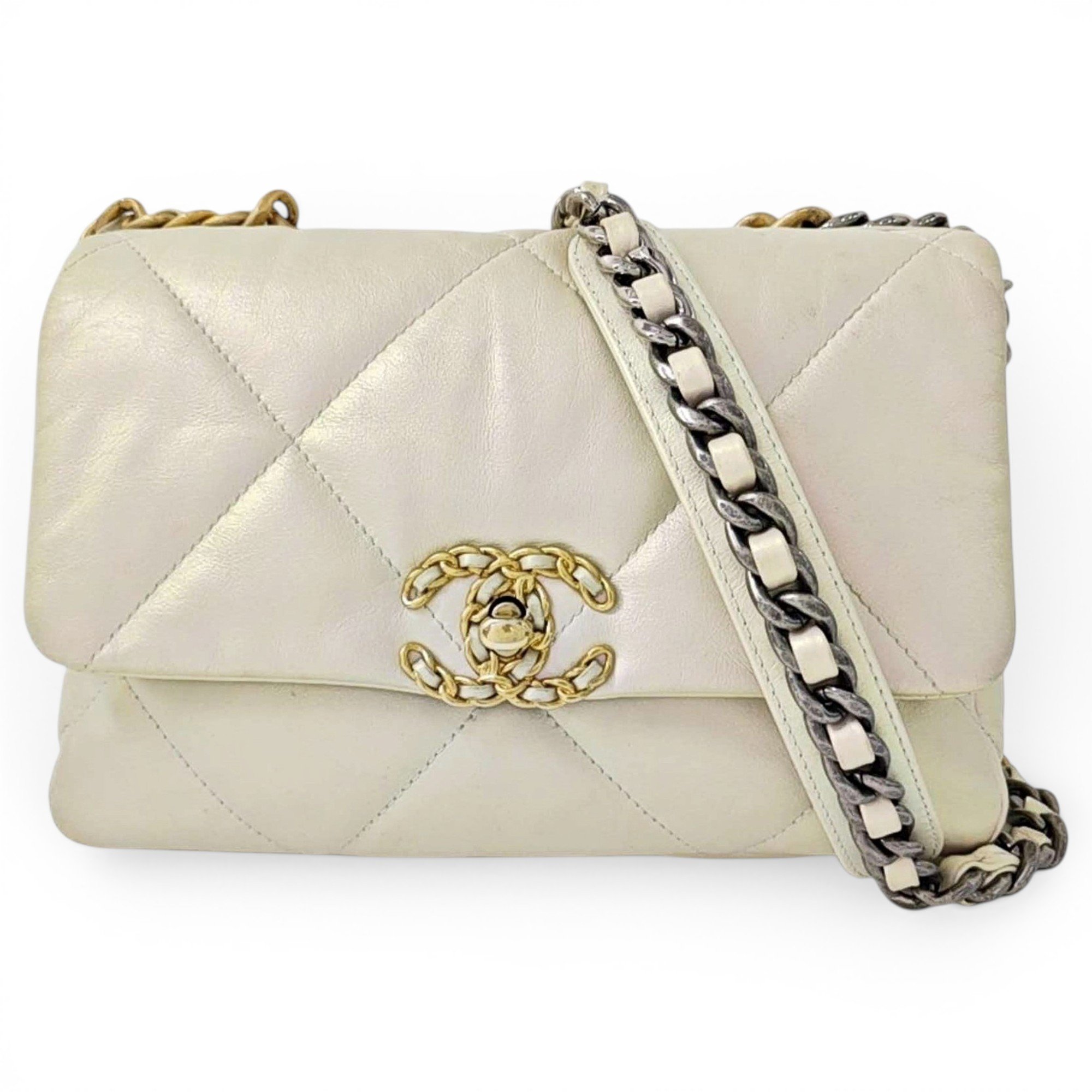 Chanel 19 leather handbag